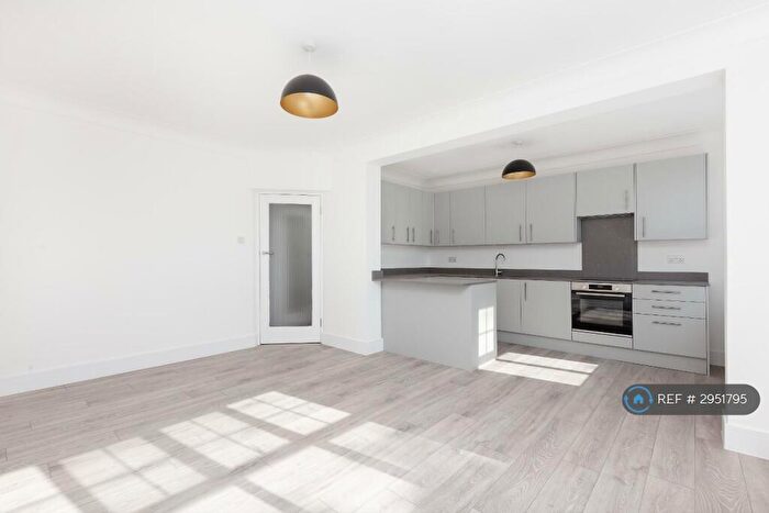 2 Bedroom Flat To Rent In Havercourt, London, NW3
