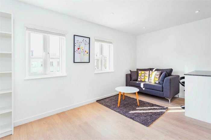 1 Bedroom Flat To Rent In Qube Apartments, Walworth Road, London, SE17