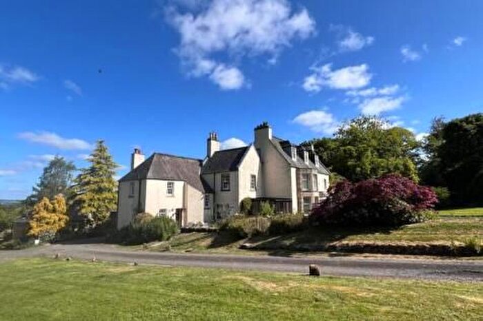 6 Bedroom Semi-detached House For Sale In Broadshaw Estate, West Calder, EH55