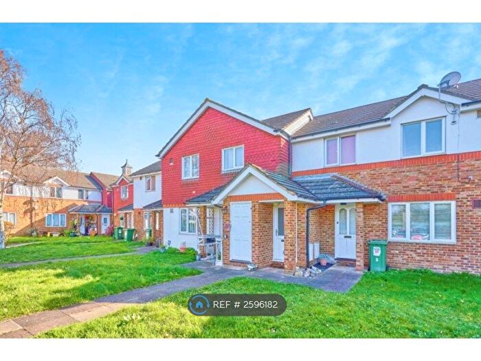 1 Bedroom Maisonette To Rent In Cleveland Park, Staines-Upon-Thames, TW19