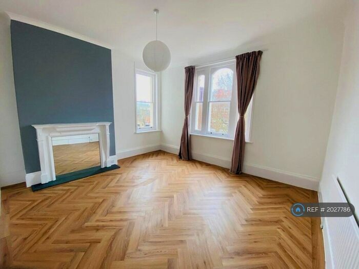 2 Bedroom Flat To Rent In Belmont Court, Brighton, BN1