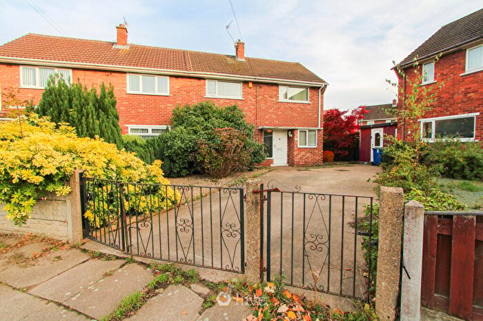 3 Bedroom Semi Detached House For Sale In Plane Close, Cantley, Doncaster, DN4