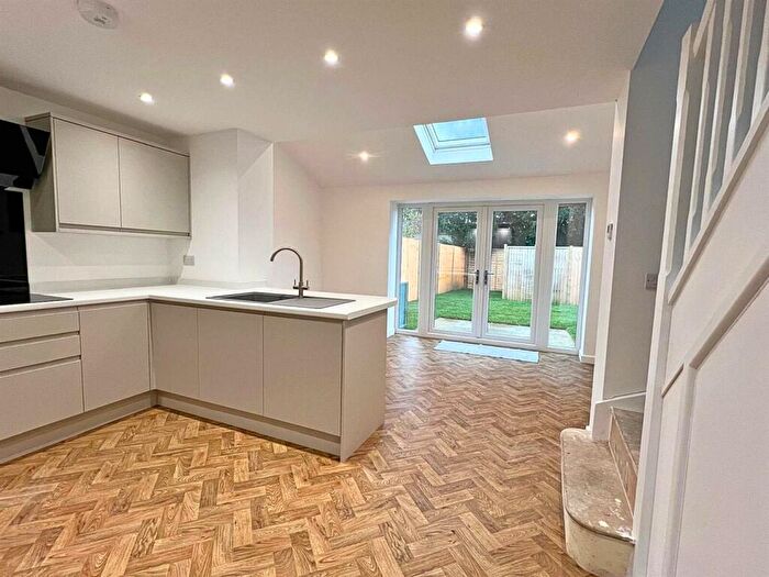 2 Bedroom Semi-Detached House For Sale In Old Lincoln Road, Caythorpe, NG32