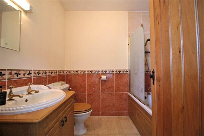 2 Bedroom Bungalow To Rent In Brockhall Road, Flore -, NN7