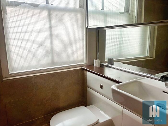 2 Bedroom Flat To Rent In Britannia Buildings, St Peters Street, Huddersfield, HD1