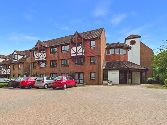 1 Bedroom Apartment For Sale In King George V Road, Amersham, Buckinghamshire, HP6