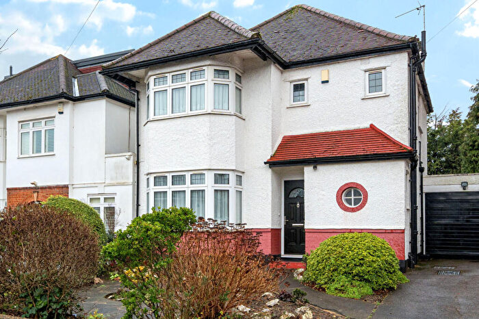 3 Bedroom Detached House For Sale In Church Crescent, Whetstone, N20