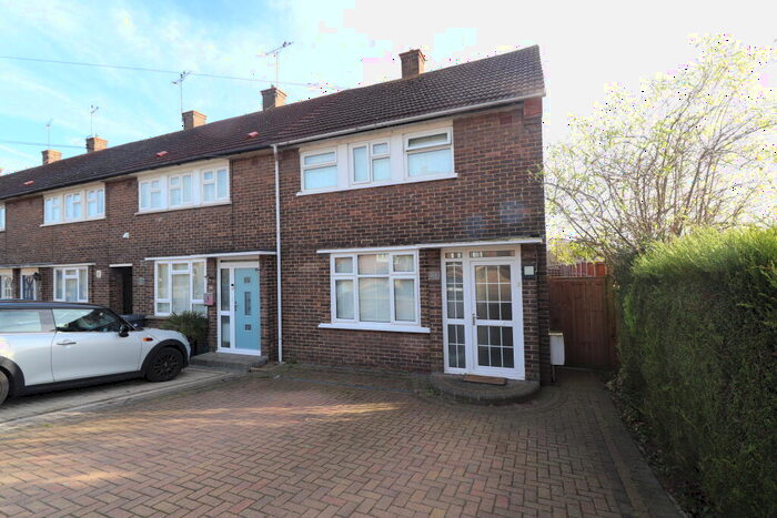 3 Bedroom House To Rent In Hutton, CM13