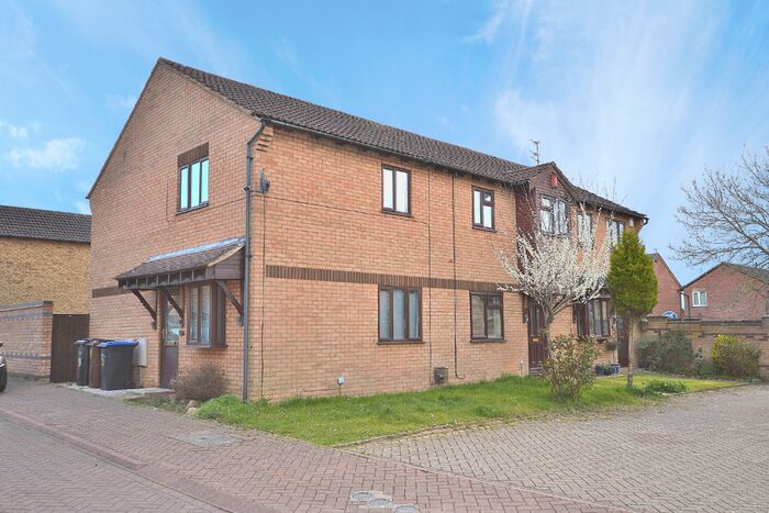 3 Bedroom Property To Rent In Martel Close, Northampton, NN5