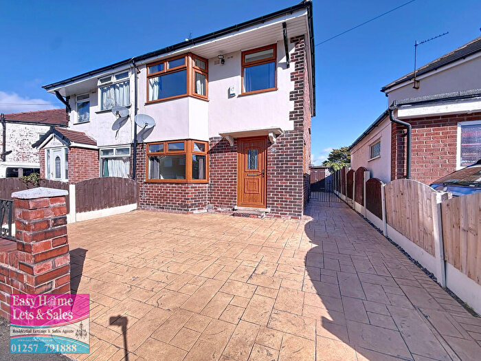 3 Bedroom Semi-Detached House To Rent In Grasmere Avenue, Farington, PR25