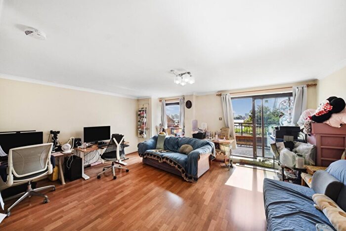 1 Bedroom Apartment For Sale In Free Trade Wharf, Wapping, London, E1W