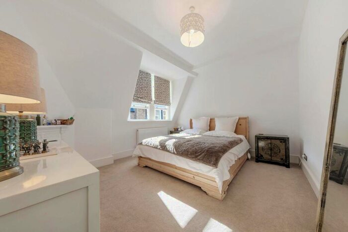 3 Bedroom Flat To Rent In Prince Of Wales Drive, Prince Of Wales Drive, London, SW11