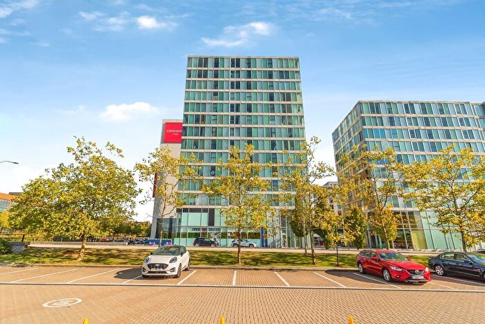 1 Bedroom Flat For Sale In Witan Gate, Milton Keynes, Buckinghamshire, MK9