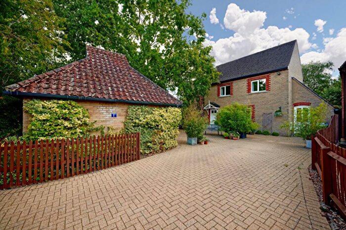 3 Bedroom Detached House For Sale In Park Road, Brampton, Huntingdon, PE28