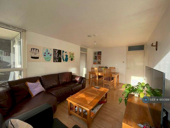 3 Bedroom Flat To Rent In St Brelades Court, London, N1