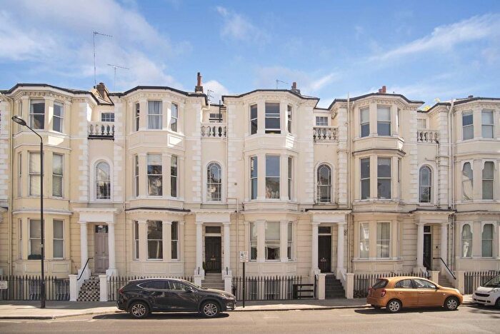 2 Bedroom Flat To Rent In St Anns Villas, Holland Park, W11