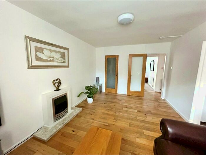 1 Bedroom Flat To Rent In A High Street, Linlithgow, West Lothian, EH49