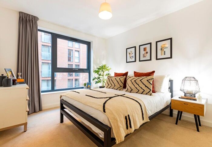 3 Bedroom Flat To Rent In Grayson Street Liverpool, L1