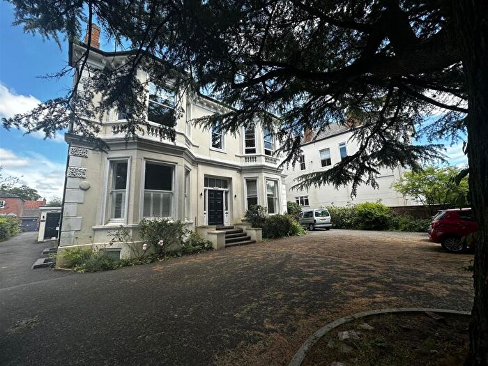2 Bedroom Flat To Rent In Warwick Place, Leamington Spa, CV32