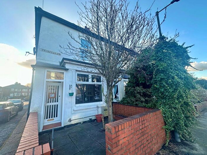 2 Bedroom End Of Terrace House To Rent In Princess Road, Prestwich, Manchester, M25