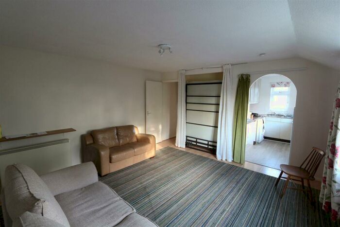 Studio To Rent In Huntingate Drive, Chessington, KT9