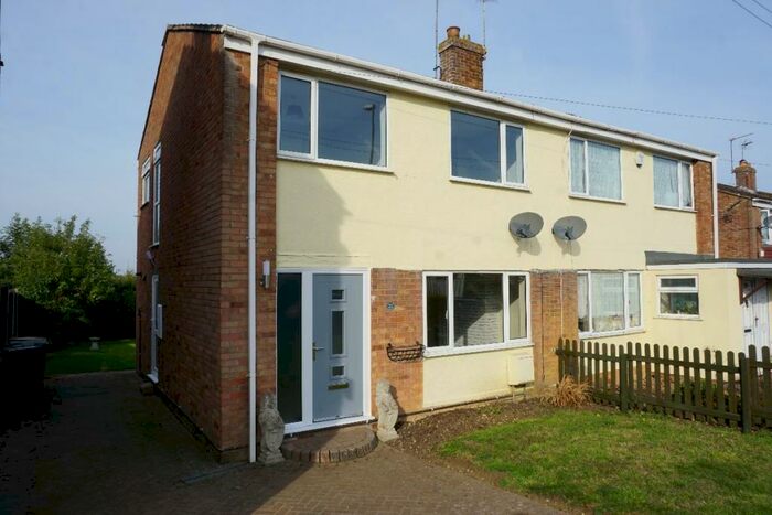 3 Bedroom Semi-Detached House To Rent In Queen Street, Bozeat, NN29