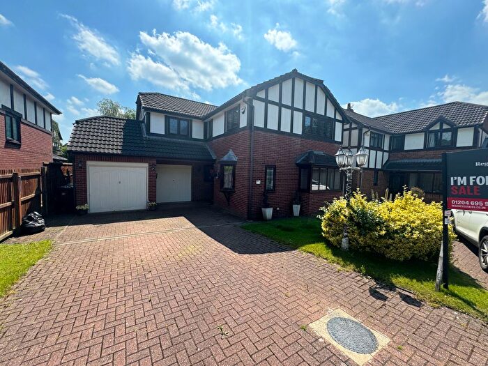4 Bedroom Detached House For Sale In Avonhead Close, Horwich, Bolton, BL6