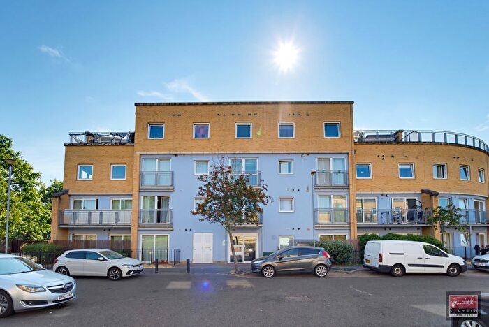 1 Bedroom Flat For Sale In Wooldridge Close, Feltham, TW14