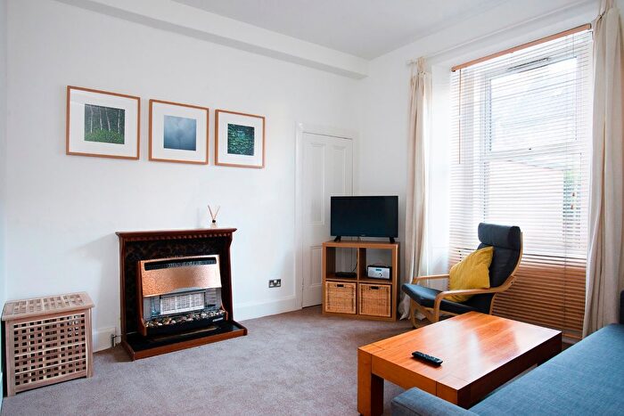 1 Bedroom Flat To Rent In Salmond Place, Abbeyhill, Edinburgh, EH7