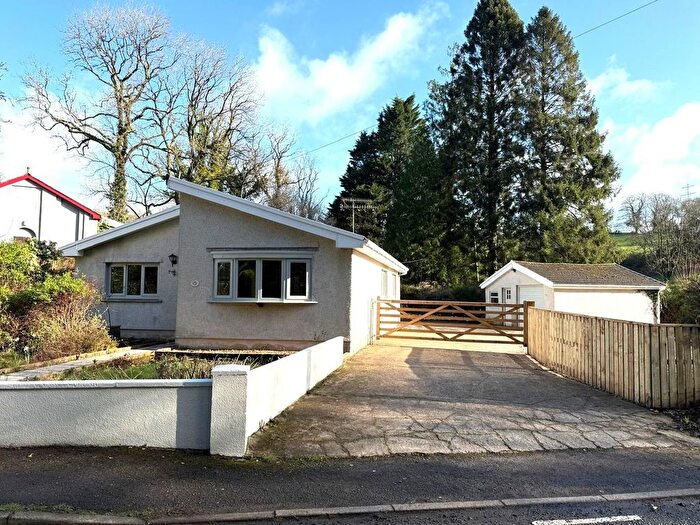 2 Bedroom Bungalow To Rent In Cwmbach Road, Llanelli, SA15