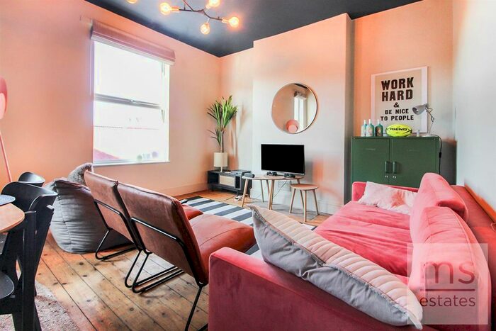 3 Bedroom Flat To Rent In Seely Road, Lenton, Nottingham NG7