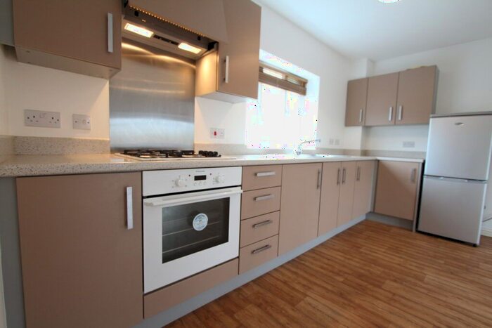 2 Bedroom Flat To Rent In Bridges Close, Bloxham, Oxon, OX15