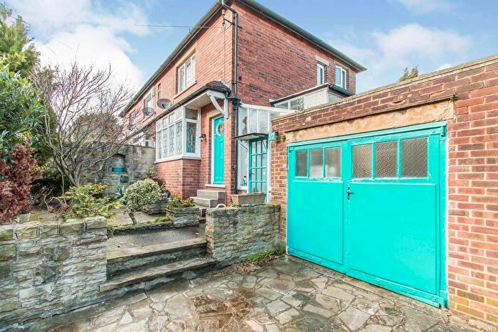 2 Bedroom Semi Detached House To Rent In Hardy Avenue, Churwell, Morley, Leeds, LS27