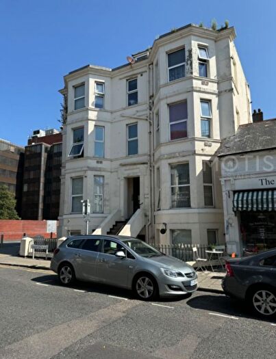 1 Bedroom Flat To Rent In Cheriton Place, Folkestone, CT20