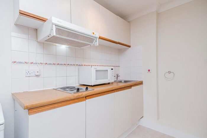 Apartment To Rent In Banbury Road, Oxford, OX2