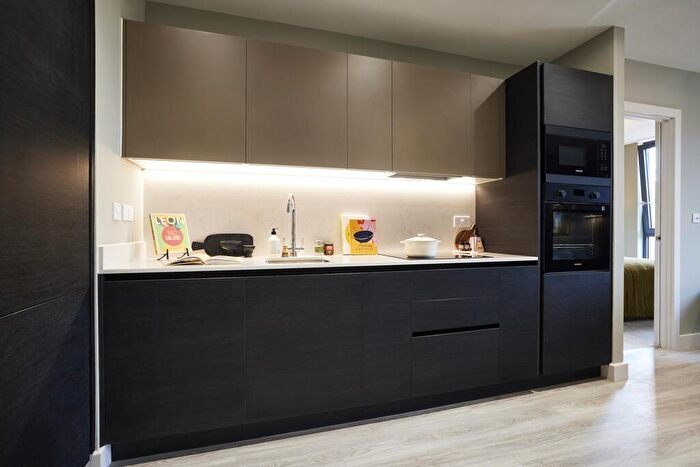 2 Bedroom Apartment To Rent In Hove Central, Boulevard Place Hove, BN3