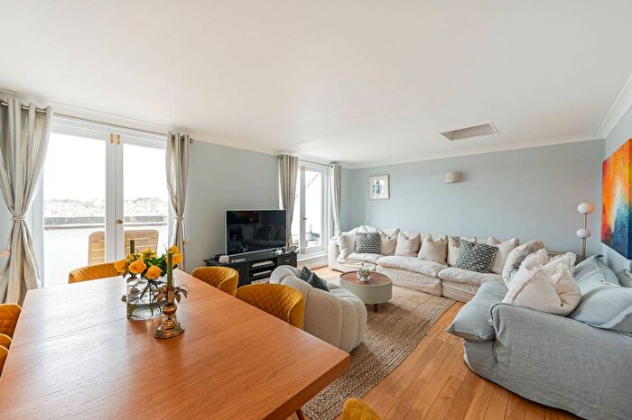 3 Bedroom Flat For Sale In Draycott Place, Chelsea, London, SW3