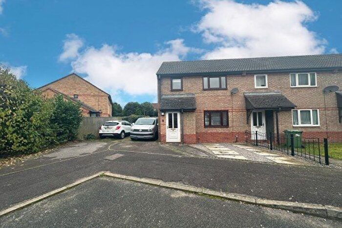 3 Bedroom End Of Terrace House To Rent In Foxglove Close, Gloucester, GL4