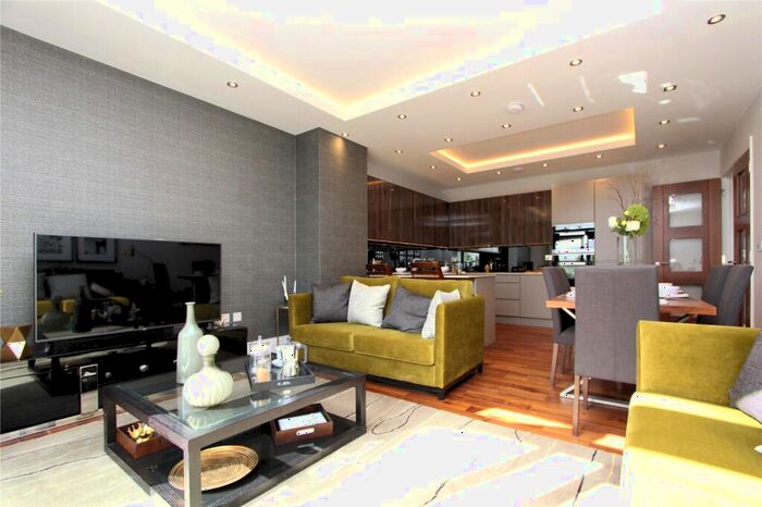 2 Bedroom Apartment For Sale In Muswell Hill, London, N10