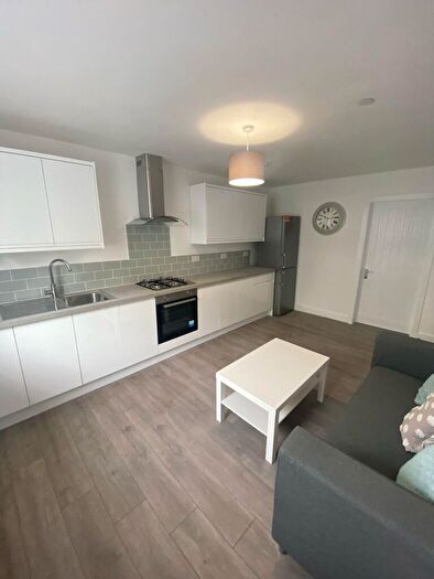 2 Bedroom Flat To Rent In Parkfield Place, Cardiff(City), CF14