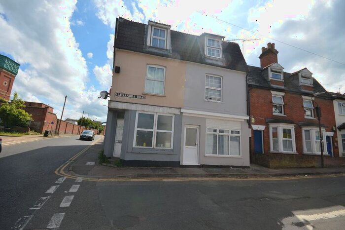 2 Bedroom Flat To Rent In Alexandra Road, Colchester, CO3