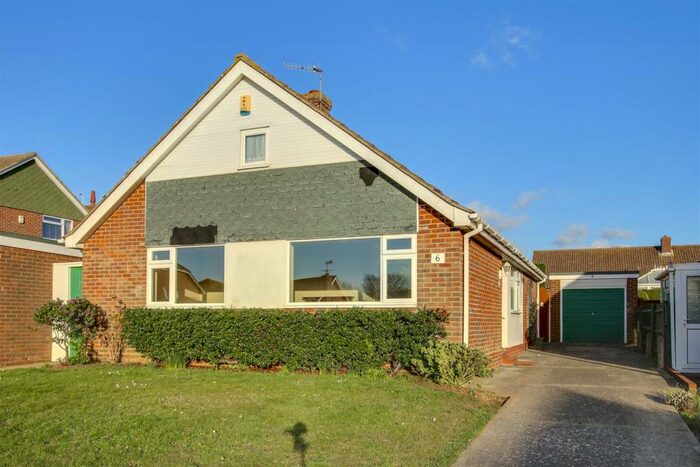 3 Bedroom Bungalow To Rent In Kingsmead Seaford East Sussex, BN25