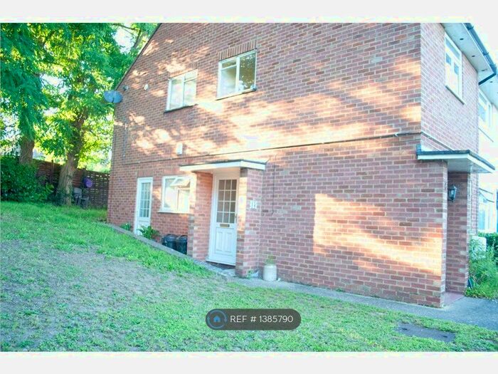 2 Bedroom Flat To Rent In Edgar Close, Swanley, BR8