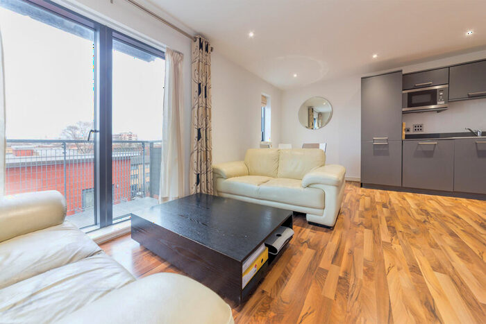 2 Bedroom Apartment To Rent In Copenhagen Street, London, N1