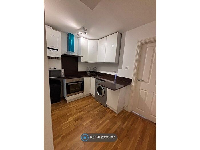 1 Bedroom Flat To Rent In Bounds Green Road, London, N11