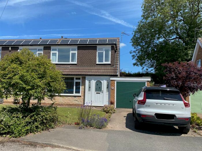 3 Bedroom Semi-Detached House To Rent In Heather Crescent, Breaston, Derby, DE72