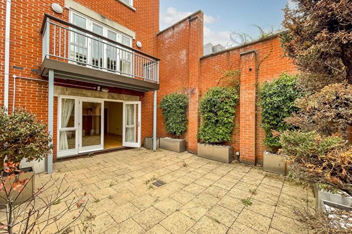 4 Bedroom Property To Rent In Wharf Terrace, Putney, London, SW15