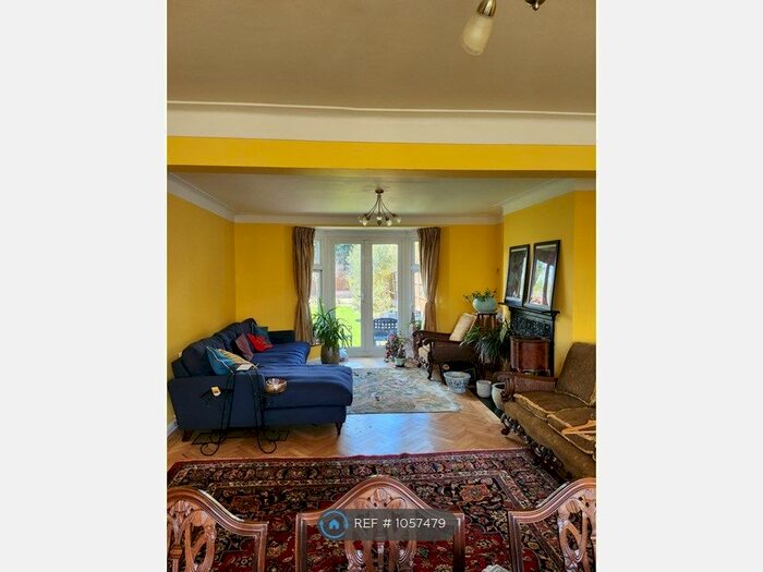 4 Bedroom Semi-Detached House To Rent In Worcester Crescent, Woodford, IG8