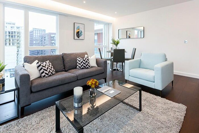 2 Bedroom Apartment To Rent In Malthouse Road, London, SW11