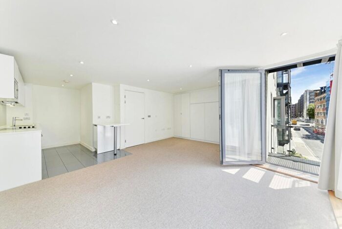 Flat To Rent In Angel Waterside, Graham Street, Islington, London, N1